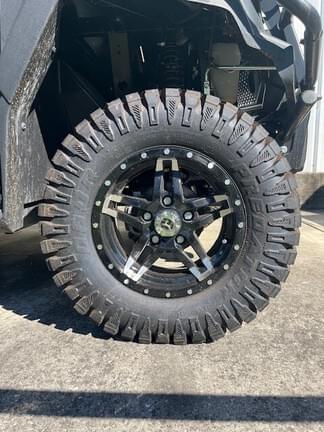 Image of John Deere XUV 835M equipment image 3