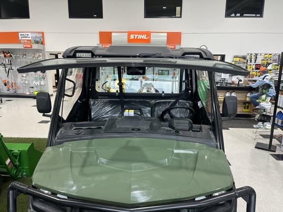 Image of John Deere XUV 835M equipment image 3