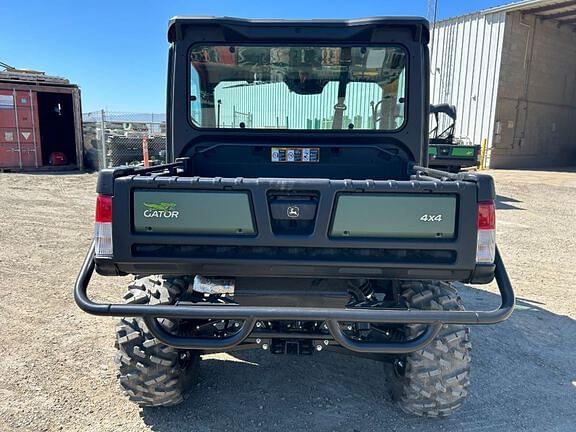 Image of John Deere XUV 835M equipment image 2