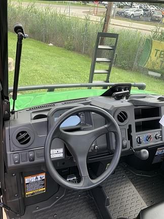 Image of John Deere XUV 835M equipment image 4