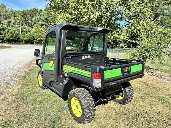 Image of John Deere XUV 835M equipment image 1