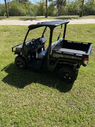 Image of John Deere XUV 835M equipment image 3