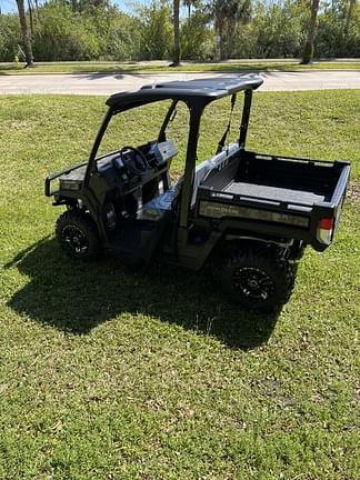 Image of John Deere XUV 835M equipment image 3