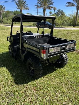 Image of John Deere XUV 835M equipment image 2