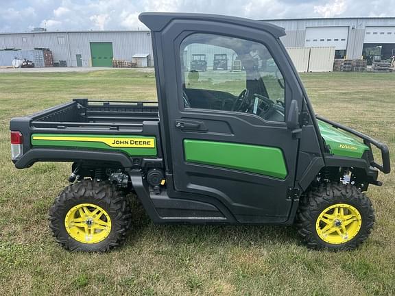 Image of John Deere XUV 835M Primary image