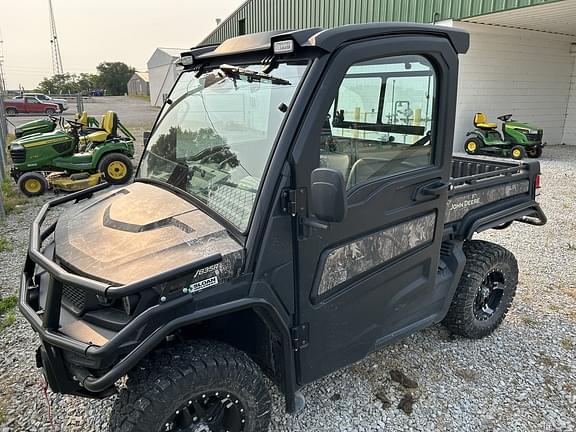 Image of John Deere XUV 835R Primary image