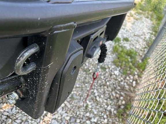 Image of John Deere XUV 835R equipment image 4