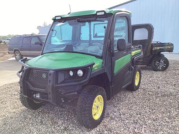 Image of John Deere XUV 835R equipment image 1