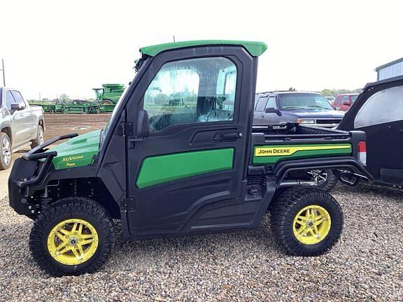 Image of John Deere XUV 835R Primary image