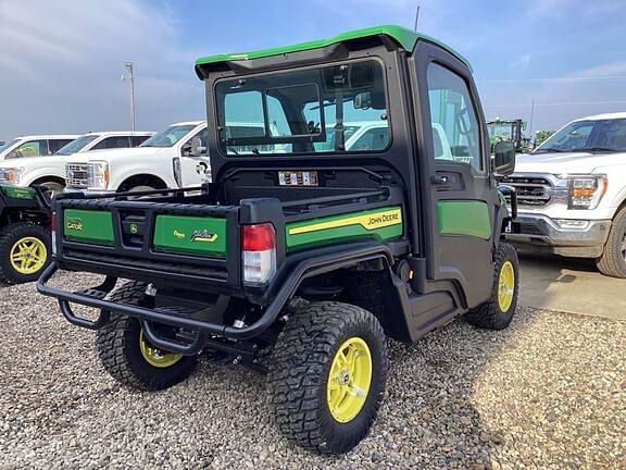 Image of John Deere XUV 835R equipment image 4