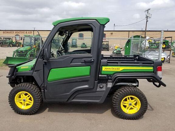 Image of John Deere XUV 835R equipment image 1