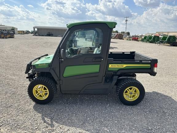 Image of John Deere XUV 835R equipment image 1