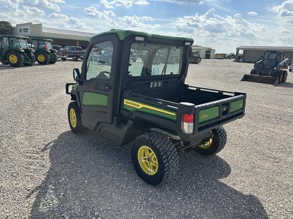 Image of John Deere XUV 835R equipment image 2