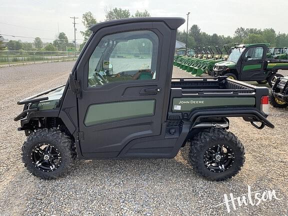 Image of John Deere XUV 835R equipment image 2