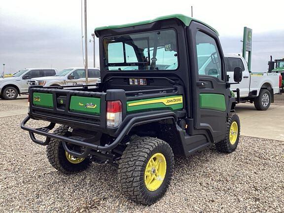 Image of John Deere XUV 835R equipment image 4