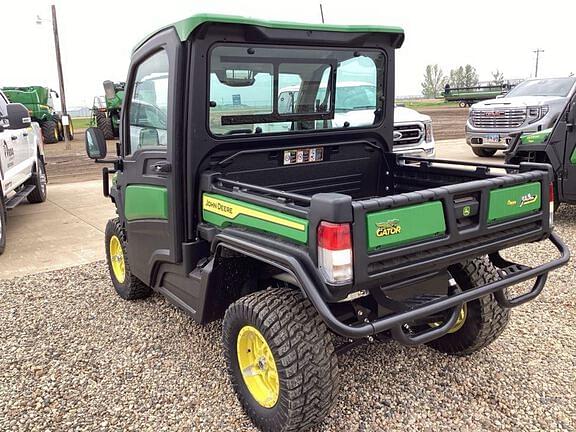 Image of John Deere XUV 835R equipment image 2