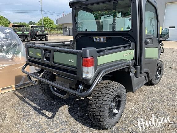 Image of John Deere XUV 835R equipment image 2