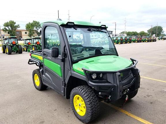 Image of John Deere XUV 835R Primary image