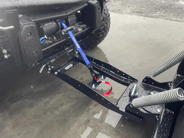 Image of John Deere XUV 835R equipment image 2