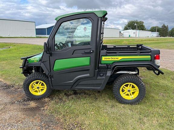 Image of John Deere XUV 835M equipment image 1