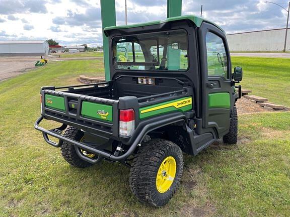 Image of John Deere XUV 835M equipment image 4