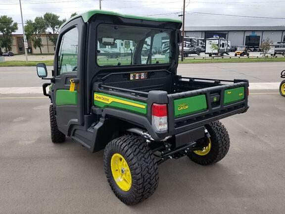 Image of John Deere XUV 835R equipment image 4