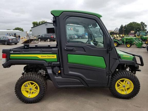 Image of John Deere XUV 835R equipment image 1