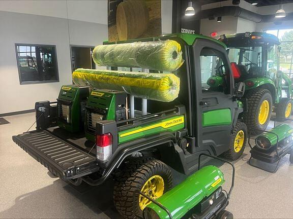 Image of John Deere XUV 835R equipment image 2