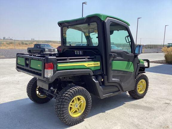 Image of John Deere XUV 835R equipment image 4