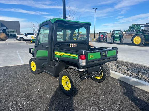 Image of John Deere XUV 835R equipment image 4