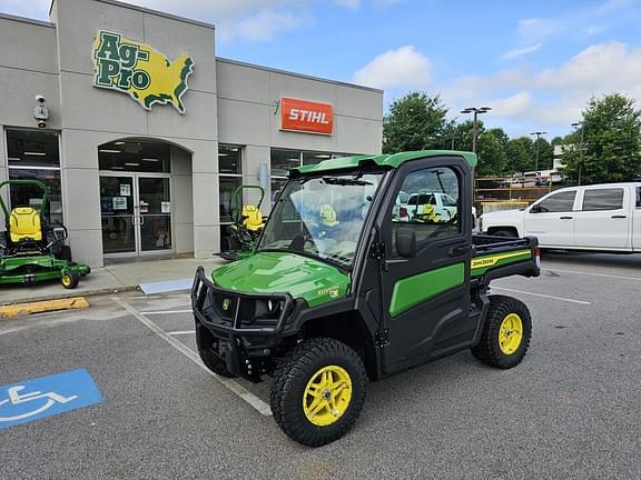 Image of John Deere XUV 835R equipment image 2