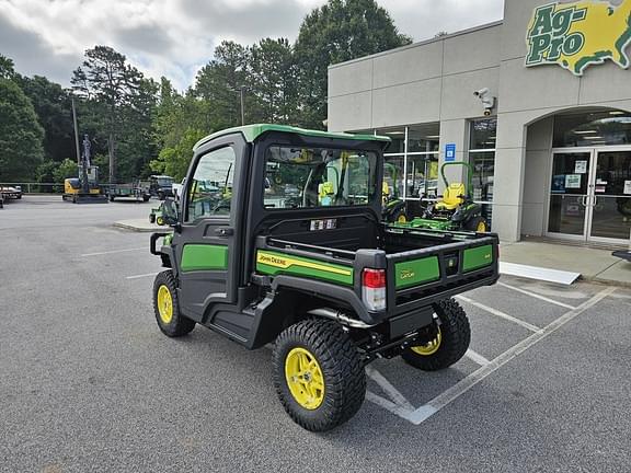 Image of John Deere XUV 835R equipment image 4