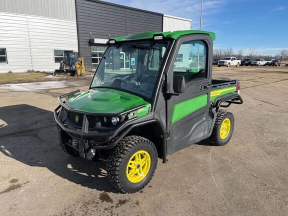 2024 John Deere XUV 835R Equipment Image0