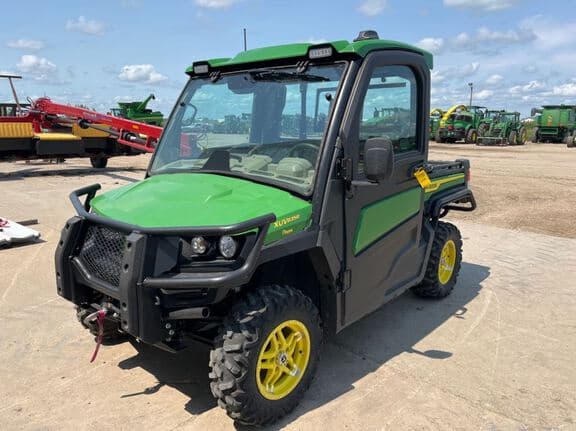 Image of John Deere XUV 835R equipment image 1