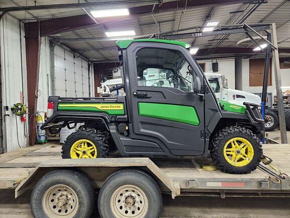 Image of John Deere XUV 835R Image 0