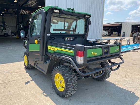 Image of John Deere XUV 835R equipment image 2