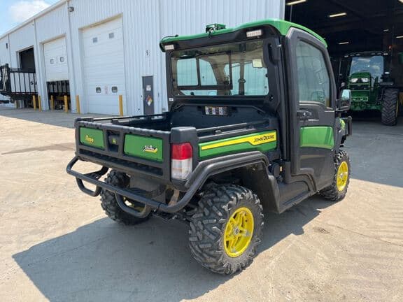 Image of John Deere XUV 835R equipment image 4