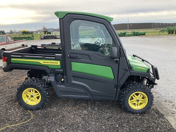 Main image John Deere XUV 835R