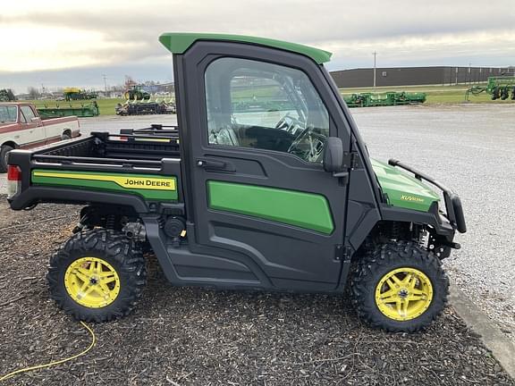 Image of John Deere XUV 835R Primary image