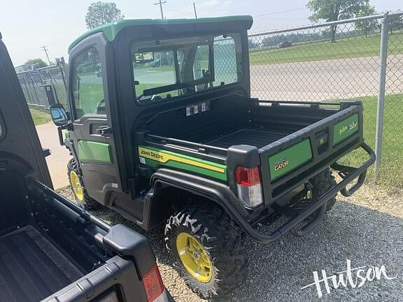 Image of John Deere XUV 835R equipment image 2
