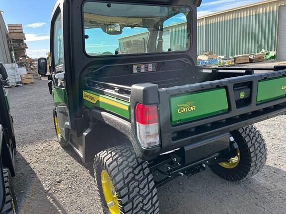 Image of John Deere XUV 835R equipment image 1