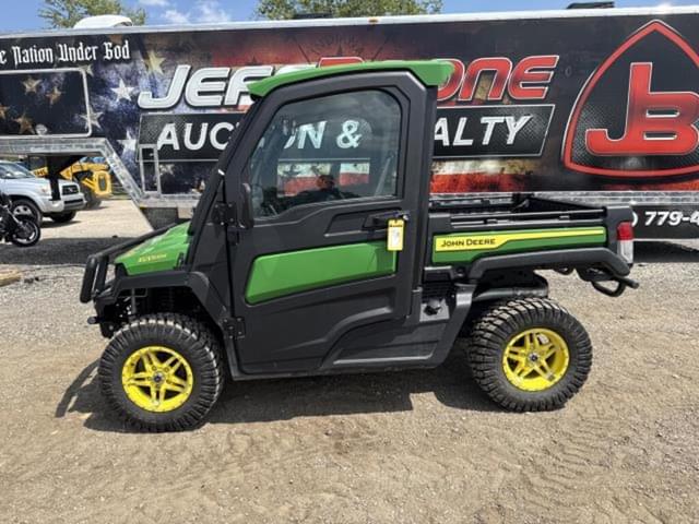 Image of John Deere XUV 835R equipment image 1