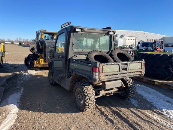 Image of John Deere XUV 835R equipment image 3