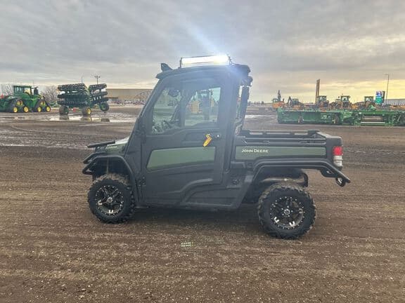 Image of John Deere XUV 835R equipment image 1