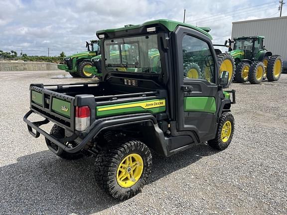 Image of John Deere XUV 835R equipment image 2