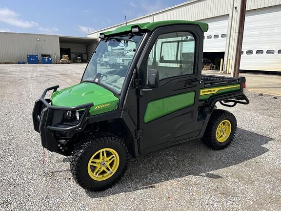 Image of John Deere XUV 835R equipment image 1