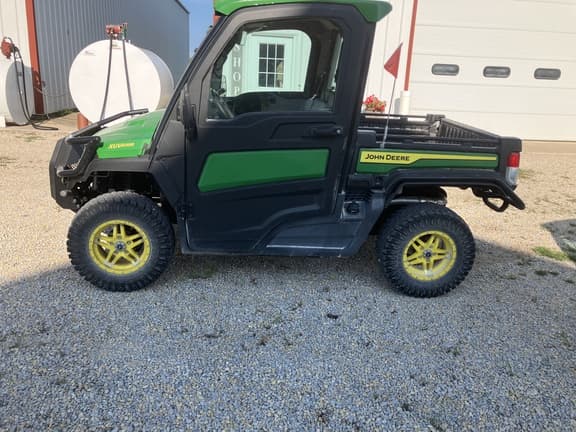 Image of John Deere XUV 835R Primary Image