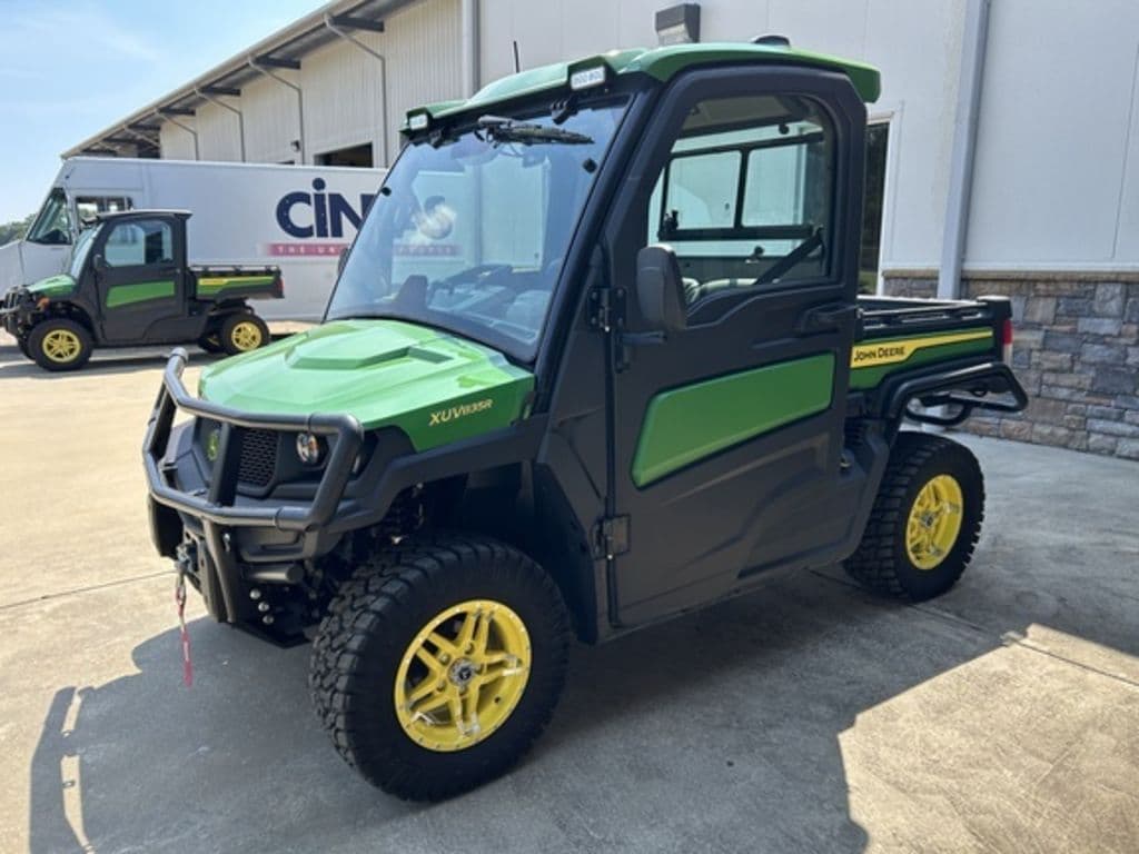 Image of John Deere XUV 835R Primary image