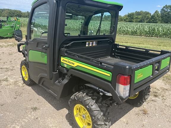 Image of John Deere XUV 835R equipment image 1