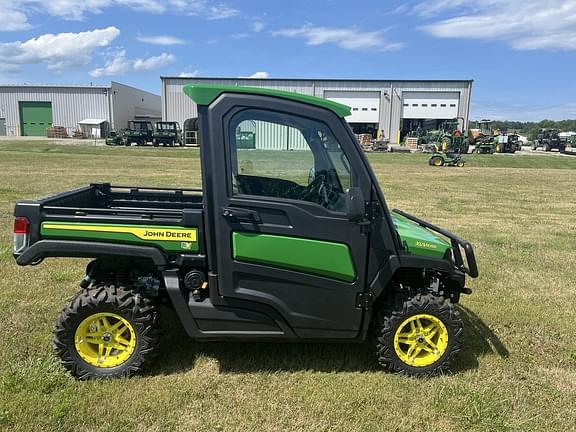 Image of John Deere XUV 835R equipment image 2